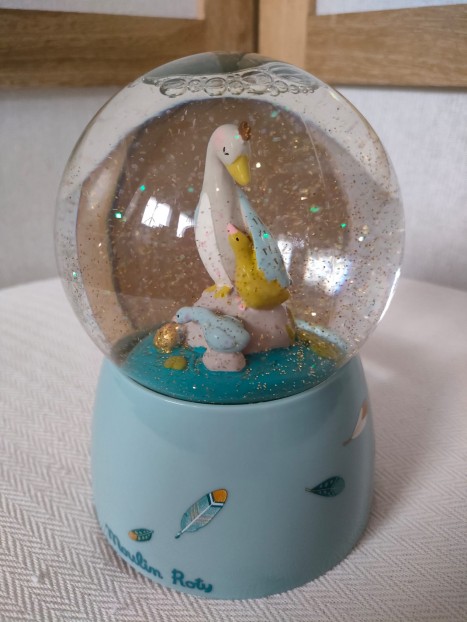 Boule à neige musicale - Le voyage d'Olga 714241 - MOULIN ROTY