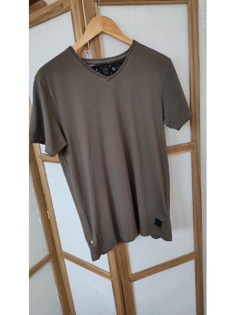 T-shirt taupe col V homme OGRIBS 1051 - LE TEMPS DES CERISES